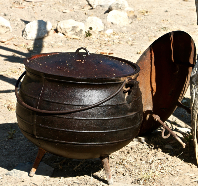 cast iron dutch oven